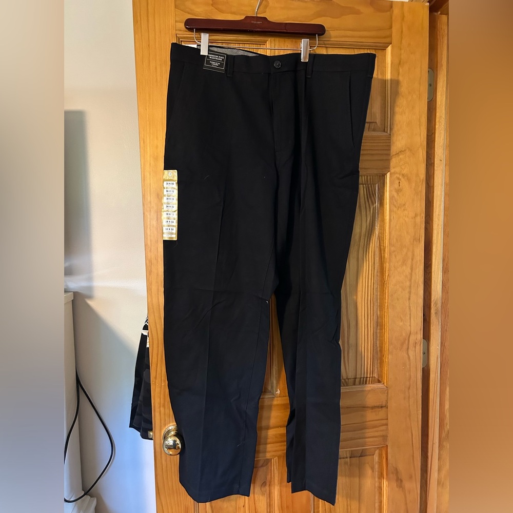NWT Haggar Classic Fit Pant